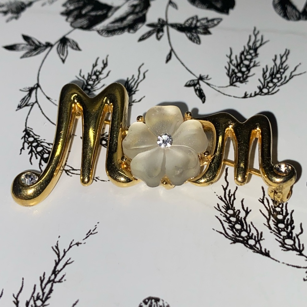 * Monet Gold tone Brooch with Cream Flower Accent pin 2” long